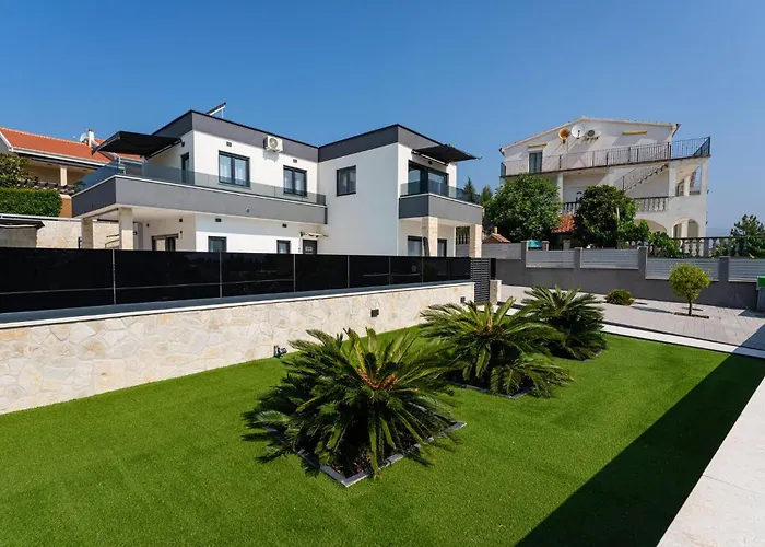 Lovely In * Pridraga